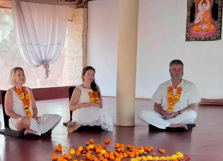 yoga teacher training uk