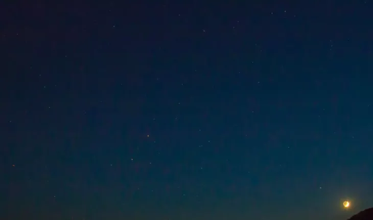 Moon joins Mars