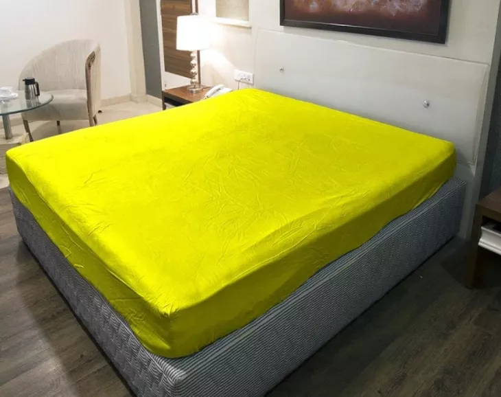 yellow fitted sheet