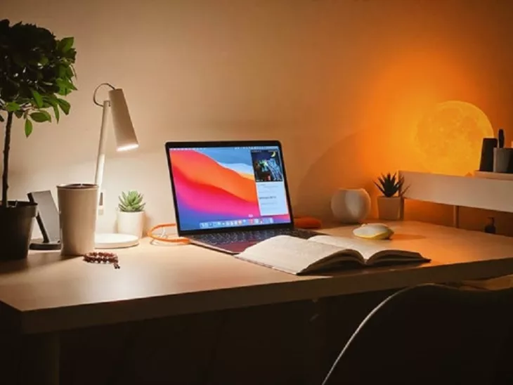 Corner Study Table