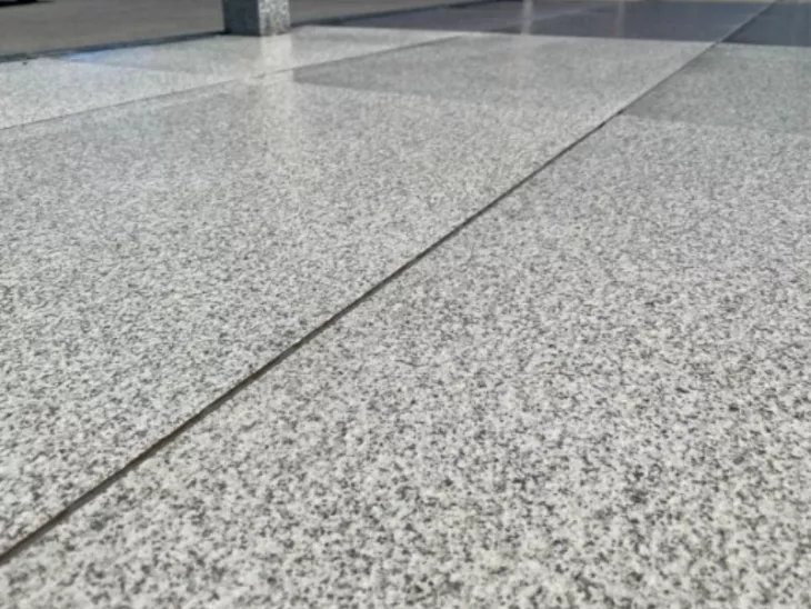 SILVER GRANITE PORCELAIN