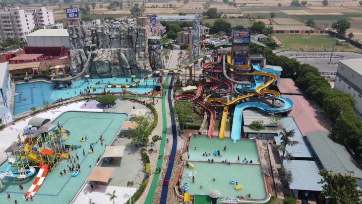 adventure park -jurasik park inn