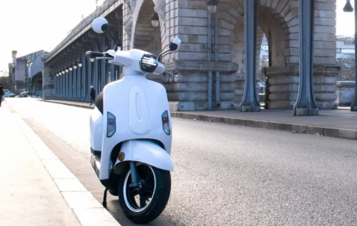 Mob-ion AM1: an electric scooter
