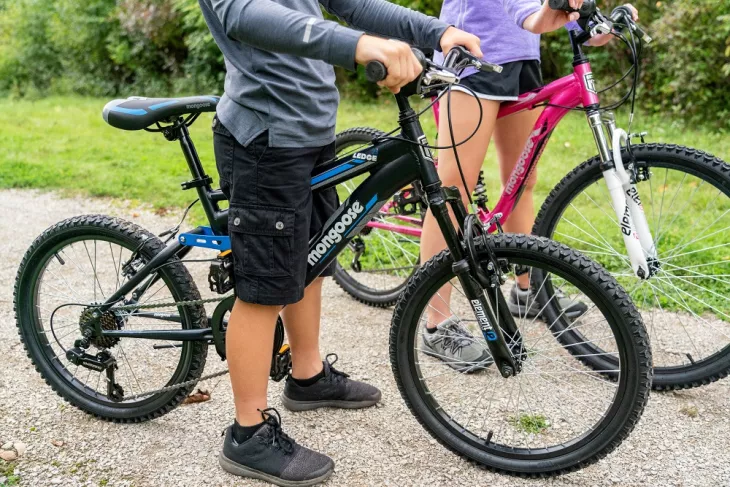 Mongoose Ledge 2.1 Boys' Mountain Bike BicyclesOrbit