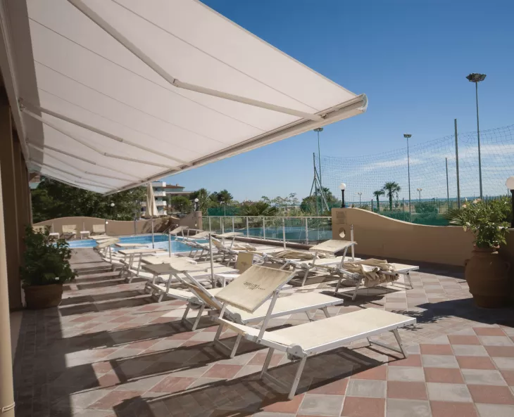 pergolas and awnings 