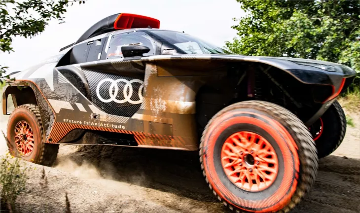  Audi RS Q e-tron electric car