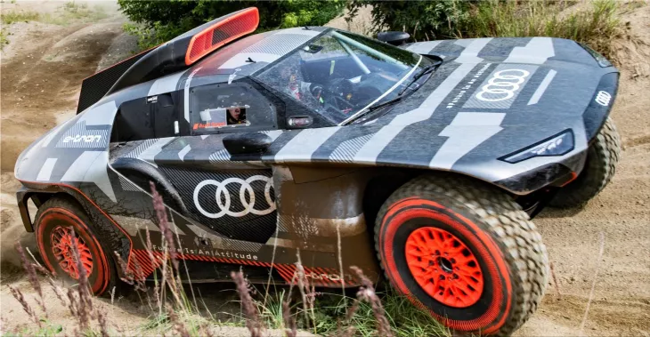 Audi RS Q e-tron