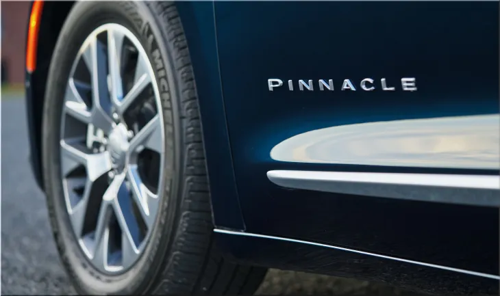2025 Chrysler Pacifica Hybrid