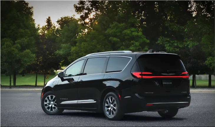 2025 Chrysler Pacifica Hybrid