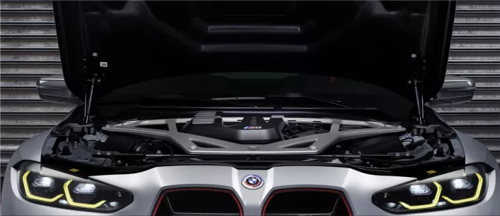 BMW M4 CSL