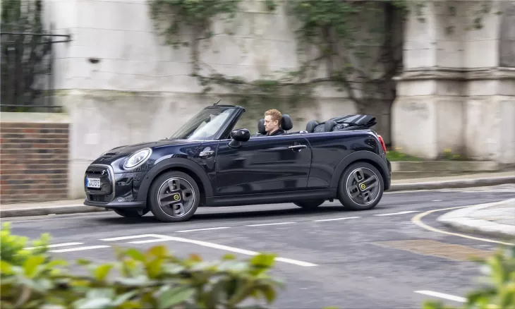 MINI Cooper SE Convertible