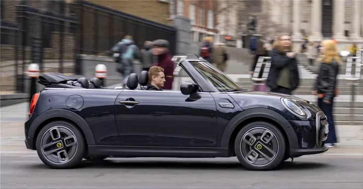 MINI Cooper SE Convertible