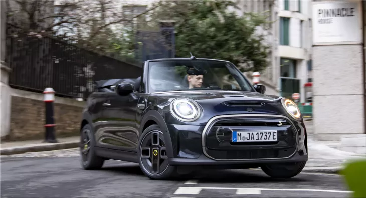 MINI Cooper SE Convertible
