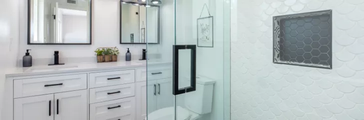 White themed stunning bathroom design